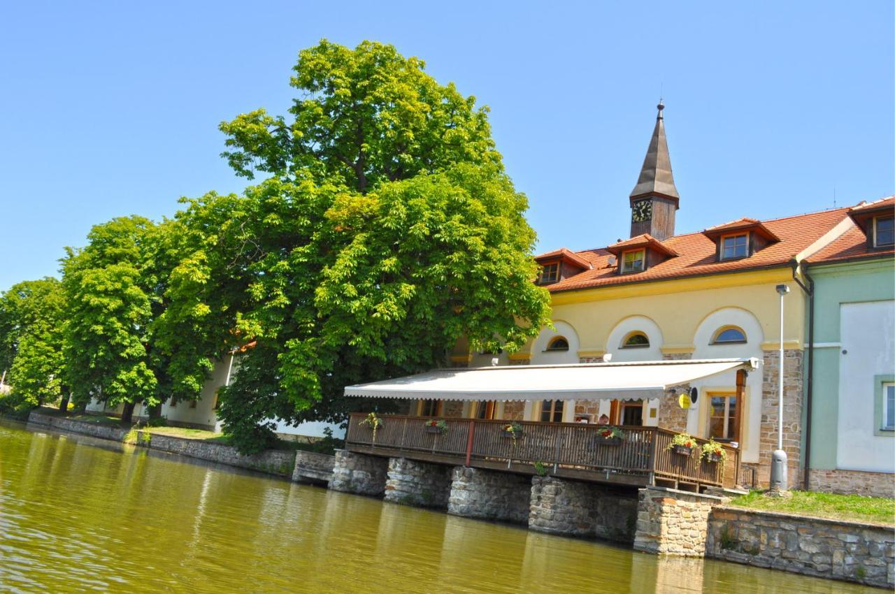 Hotel Certousy Praha Bagian luar foto